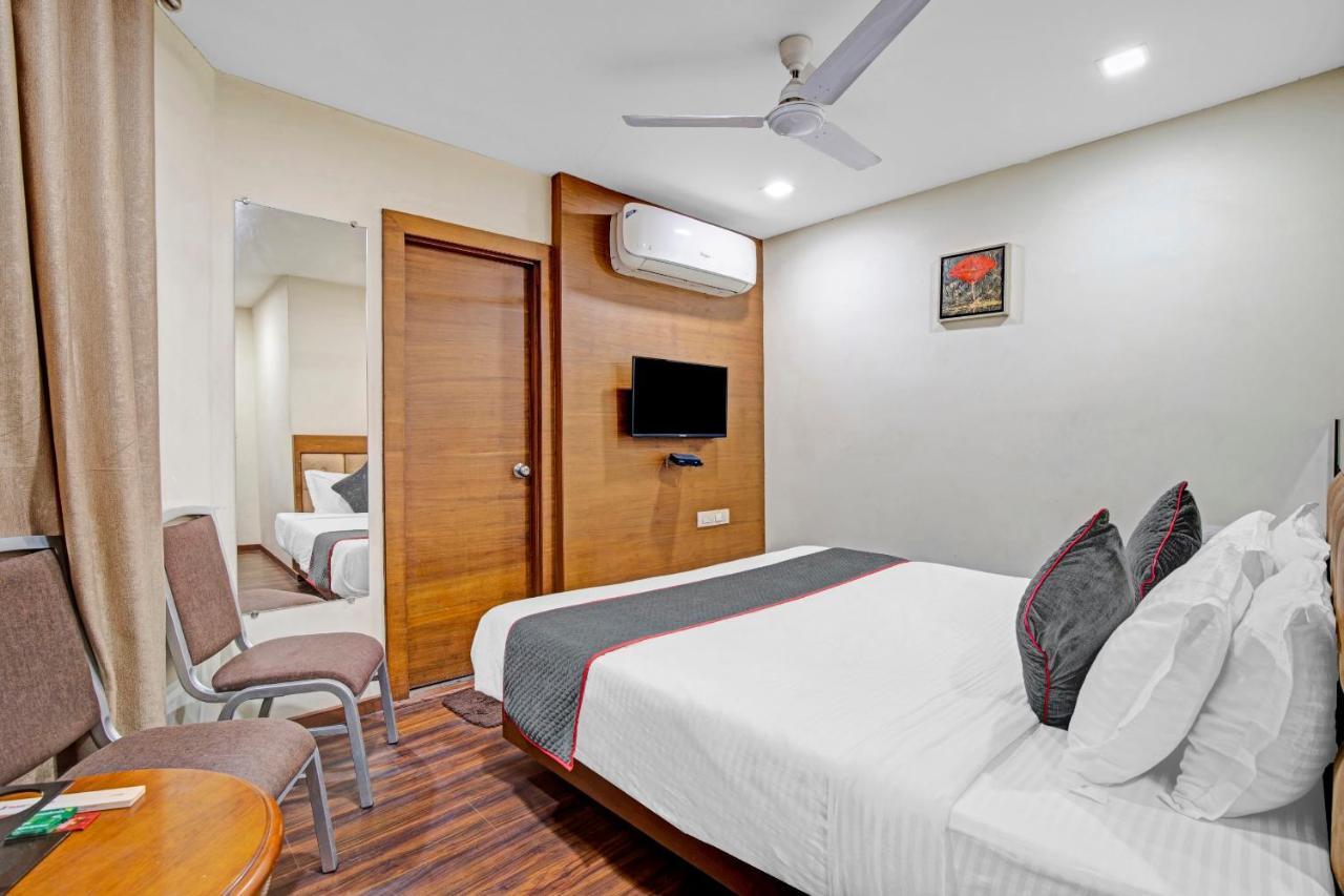 Hotel Navjivan Himatnagar Eksteriør bilde
