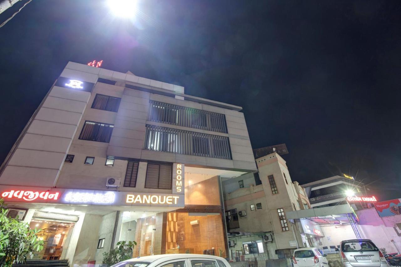 Hotel Navjivan Himatnagar Eksteriør bilde