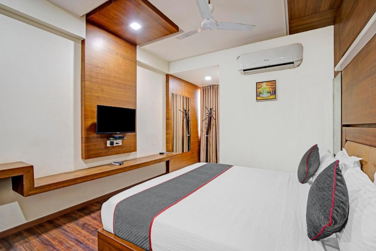 Hotel Navjivan Himatnagar Eksteriør bilde